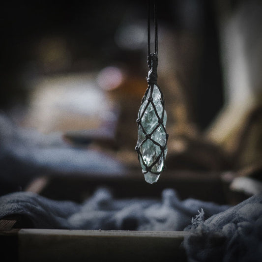 【Antique Frost Layer】White-Green Crystal Spider Web Necklace