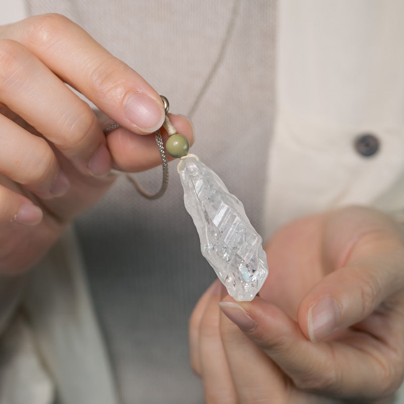 【Ice Peak Gaze】White Crystal Necklace