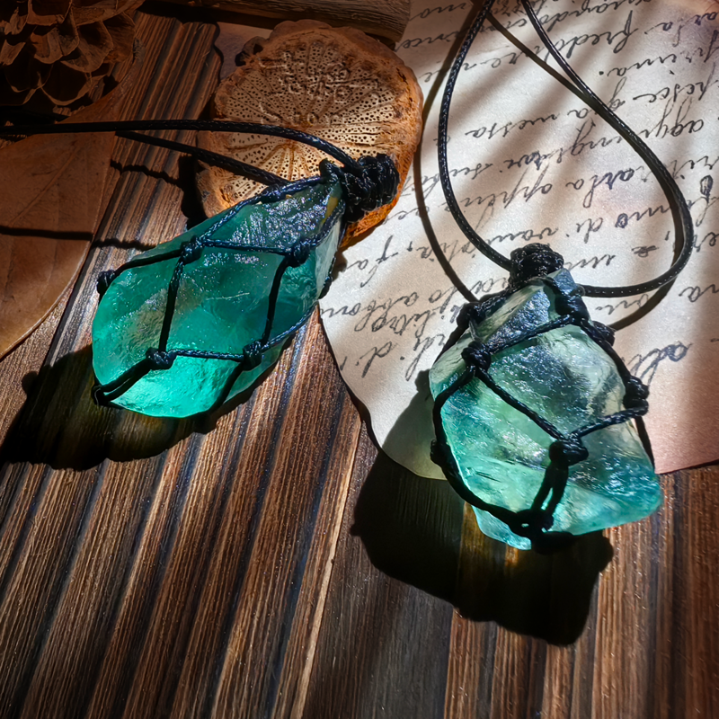 【Green Wild Vitality】Green Crystal Spider Web Necklace