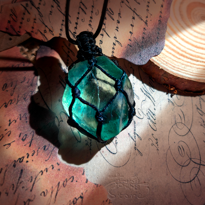 【Green Wild Vitality】Green Crystal Spider Web Necklace