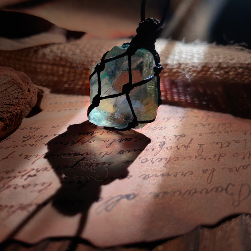 【Green Wild Vitality】Green Crystal Spider Web Necklace