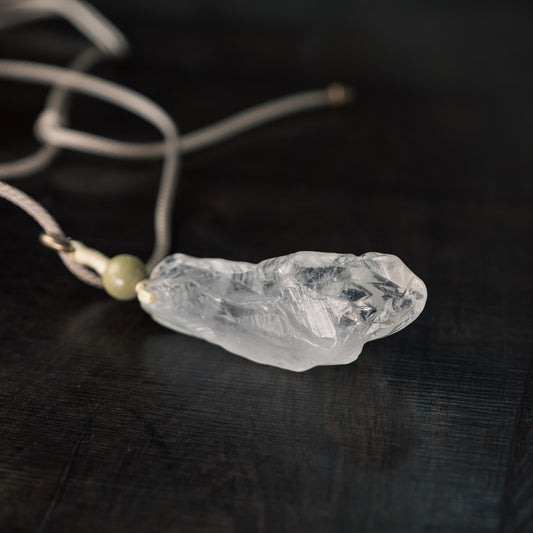 【Ice Peak Gaze】White Crystal Necklace